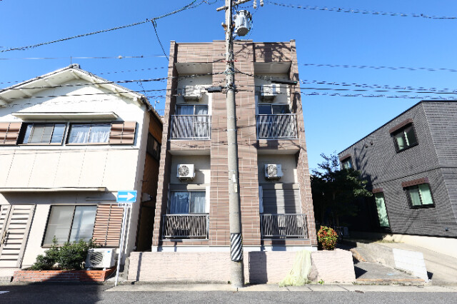 ウィングコート新守山 外観