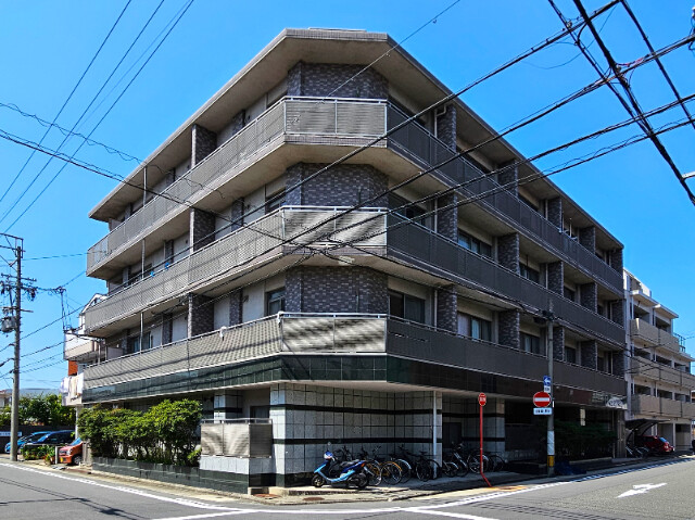 8786102/建物外観