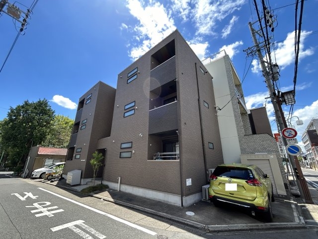 8991584/建物外観