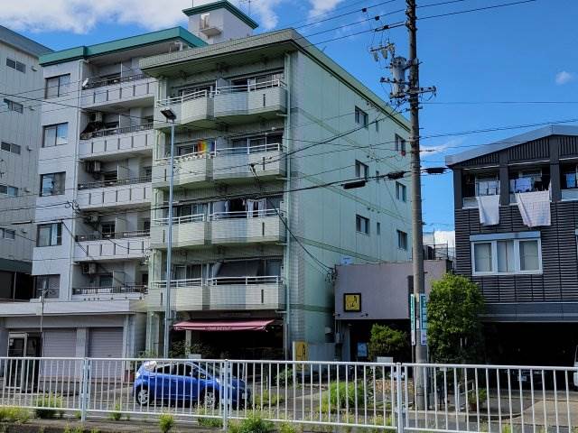 9733450/建物外観